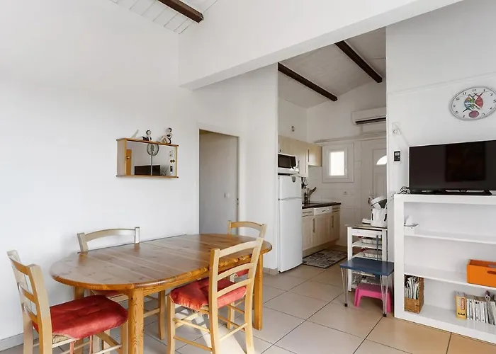 Agathe Plus- 1221- Spacieux- 4 Pers